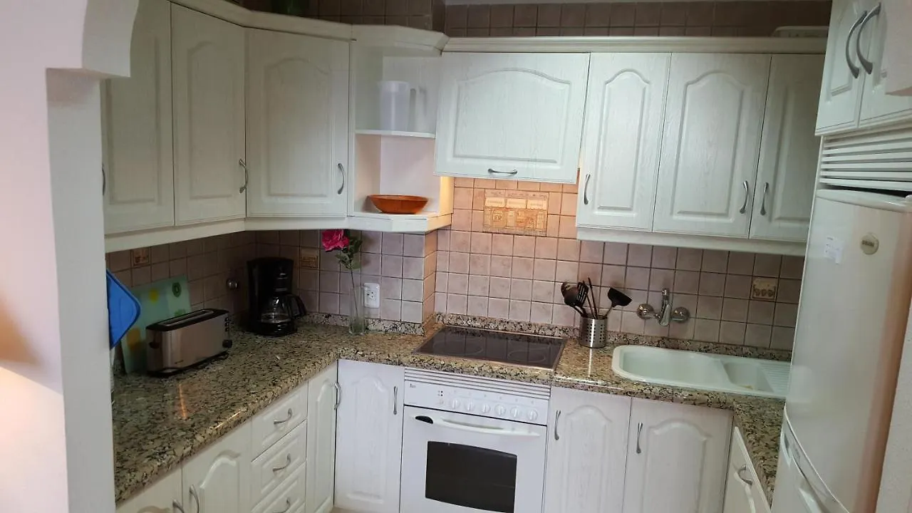 Apartment Jacaranda Close To The Beach, Sea-View, Pool, Wifi, Sat-Tv Arona